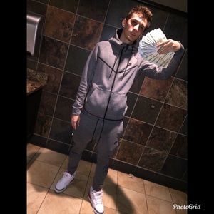 Meet your Posher, Carson